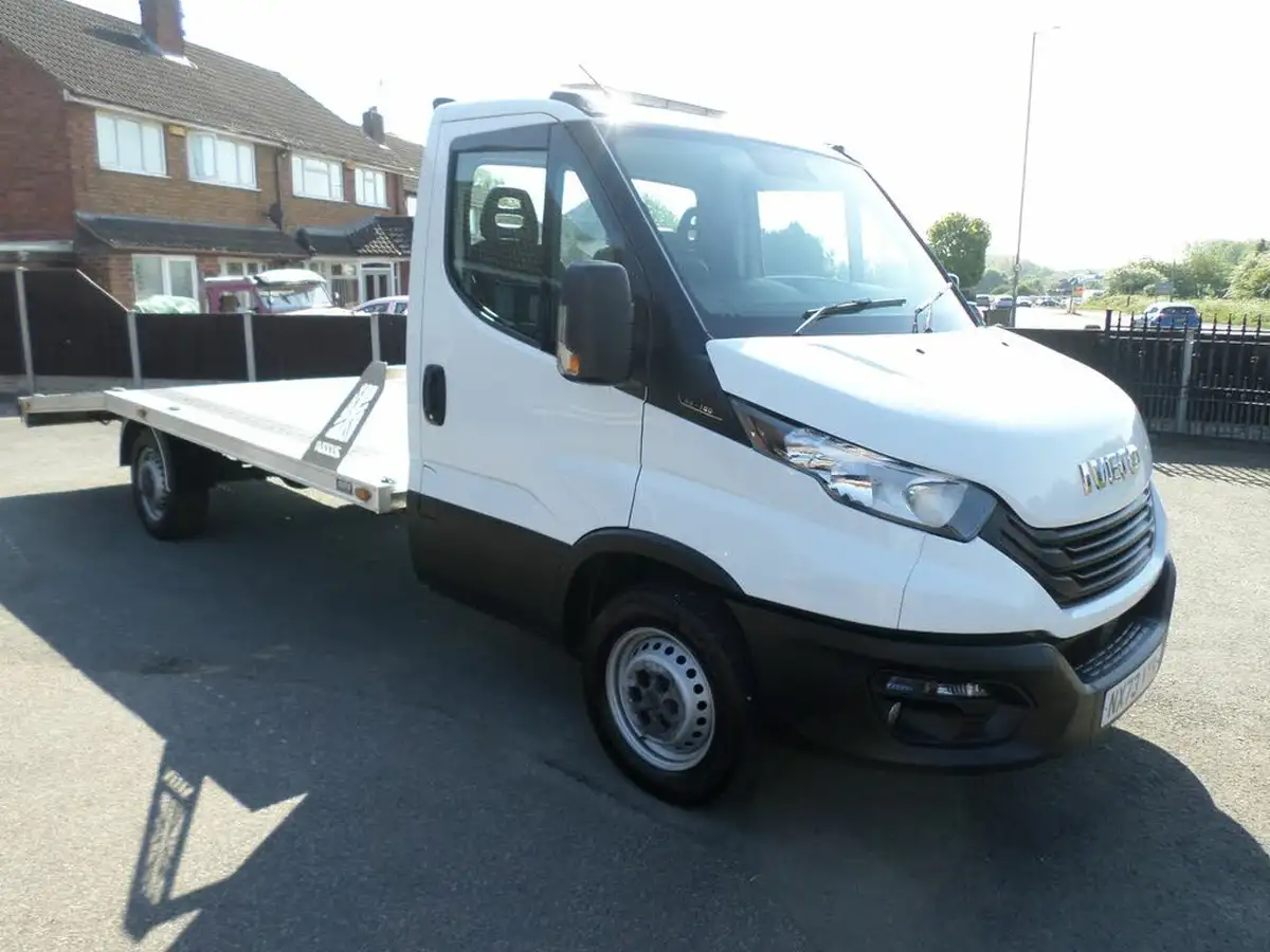 2023-iveco-daily-s-class-23td-35s16-business-3750mm-156pseu6d-3750mm-hi-matic-big-2
