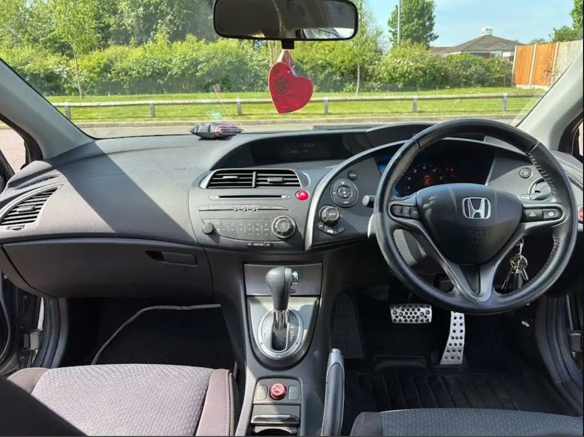 2009-honda-civic-18-se-auto-big-4