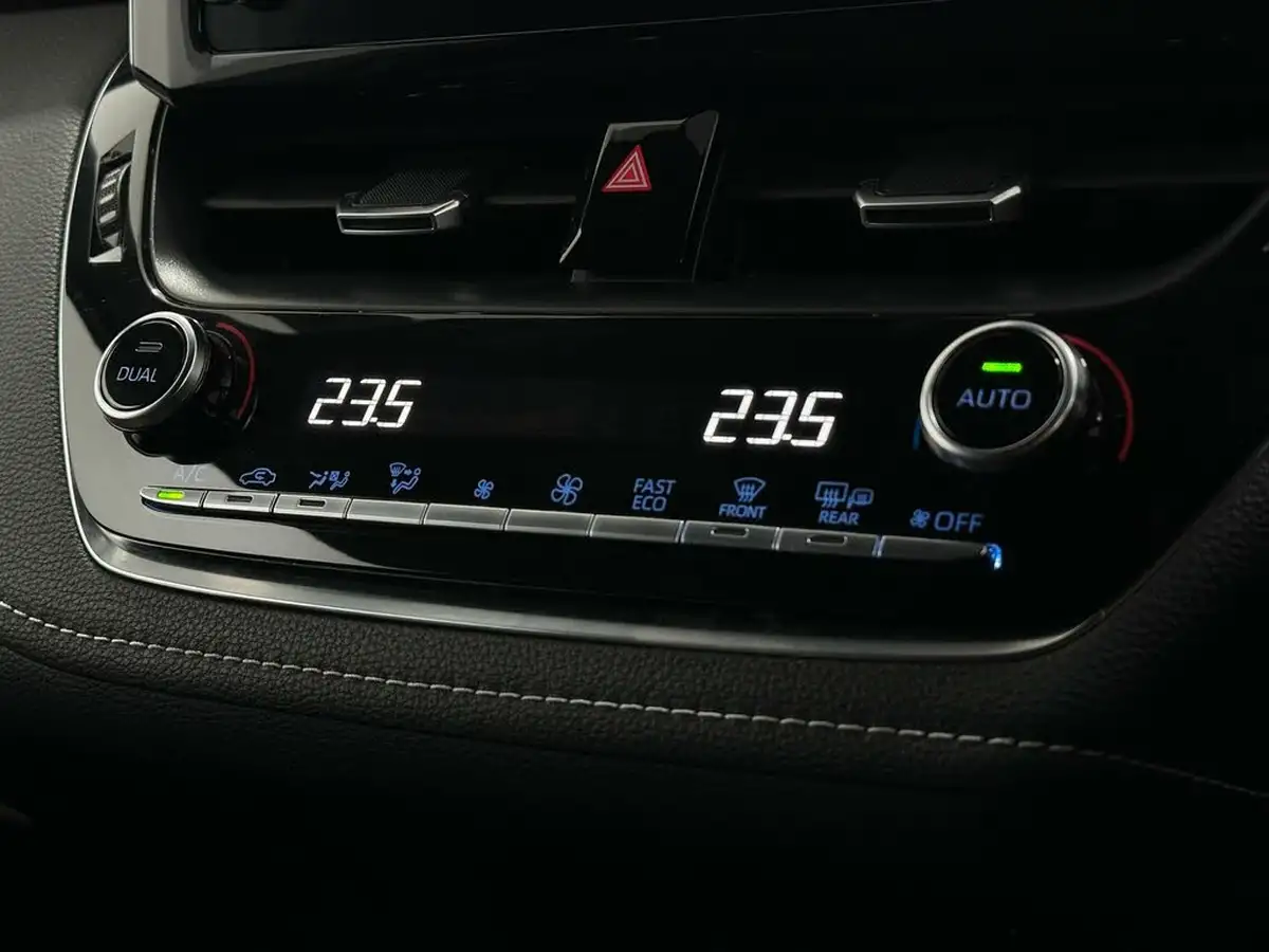 2022-toyota-corolla-18-vvt-i-icon-tech-spare-wheel-touring-sports-5d-big-19