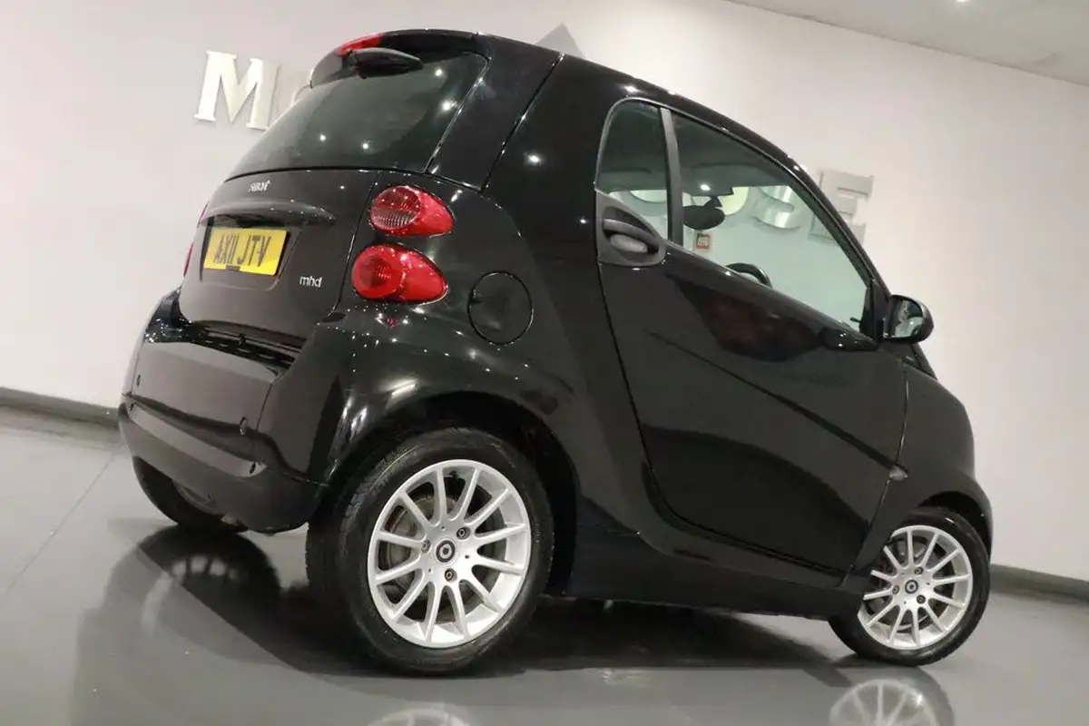 2011-smart-fortwo-10-passion-71bhp-coupe-softouch-big-6