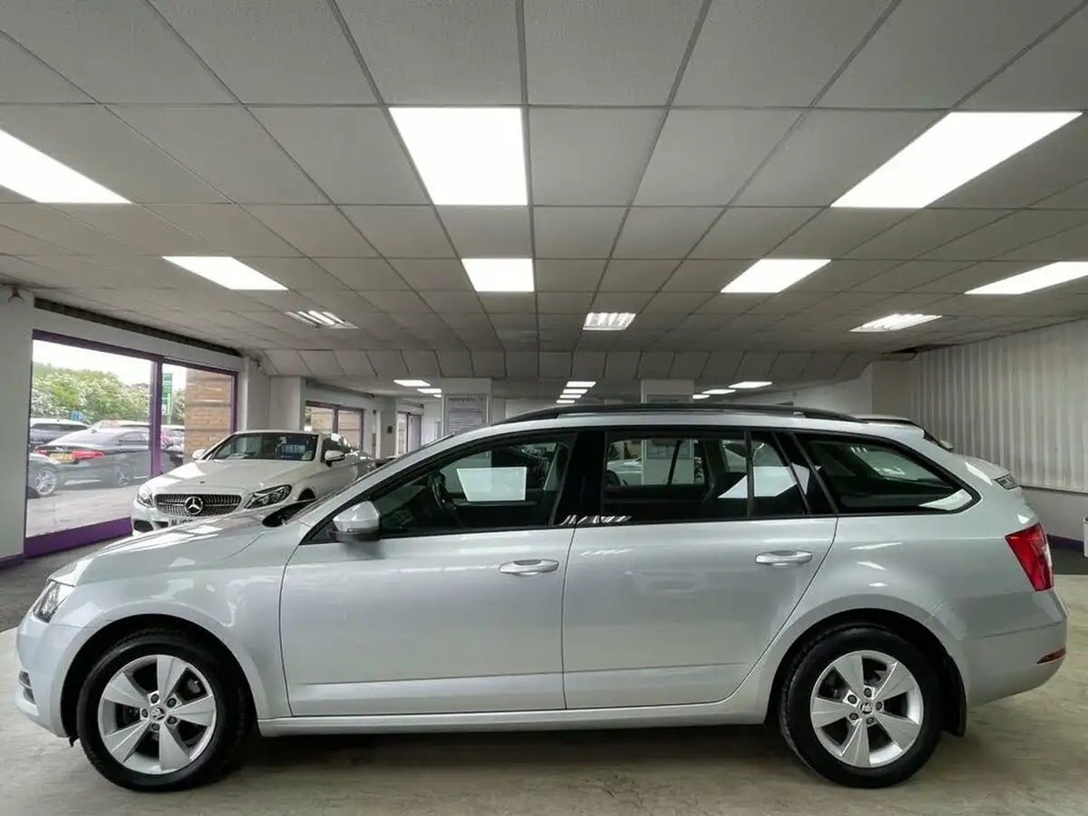 2019-skoda-octavia-10-tsi-s-estate-big-11