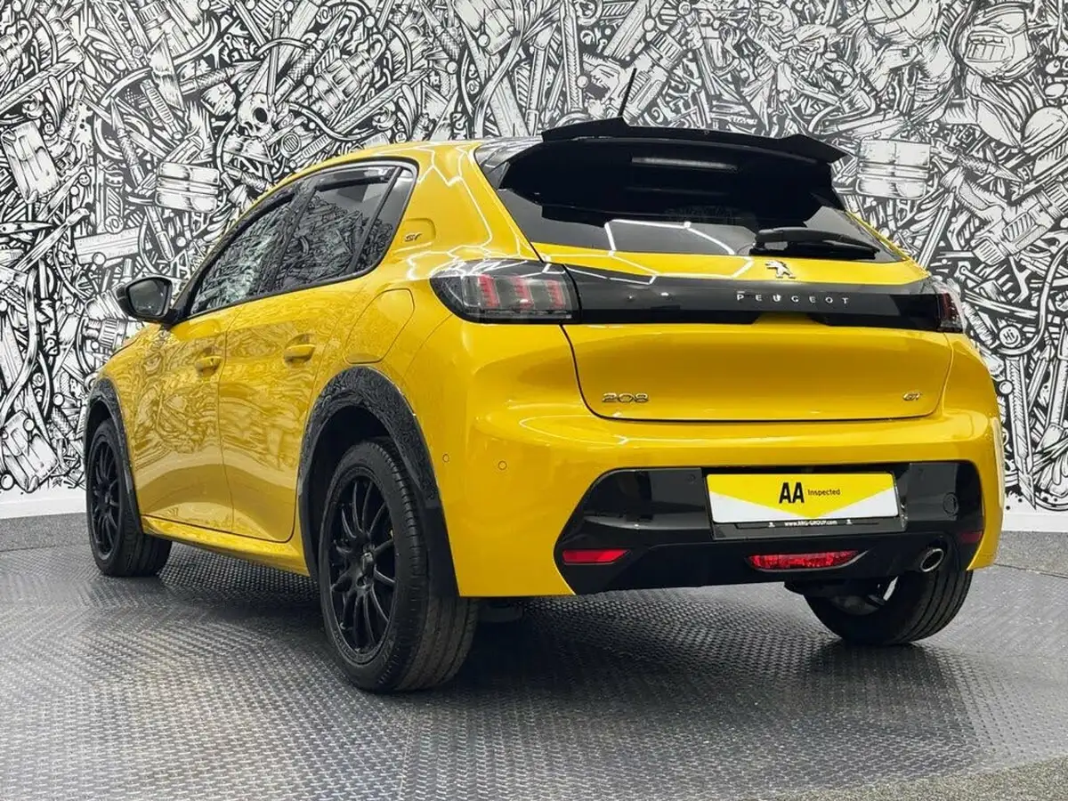 2021-peugeot-208-12-puretech-gt-100bhp-big-5
