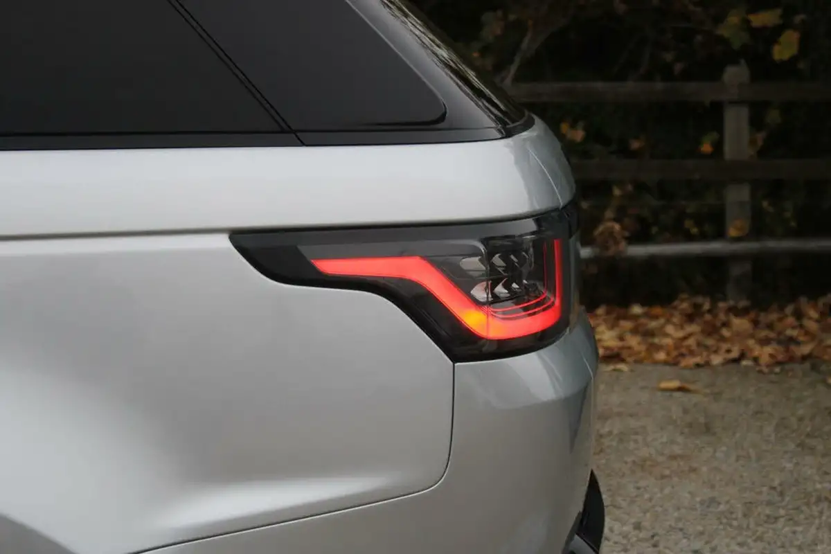 2019-land-rover-range-rover-sport-30-sdv6-hse-dynamic-big-39