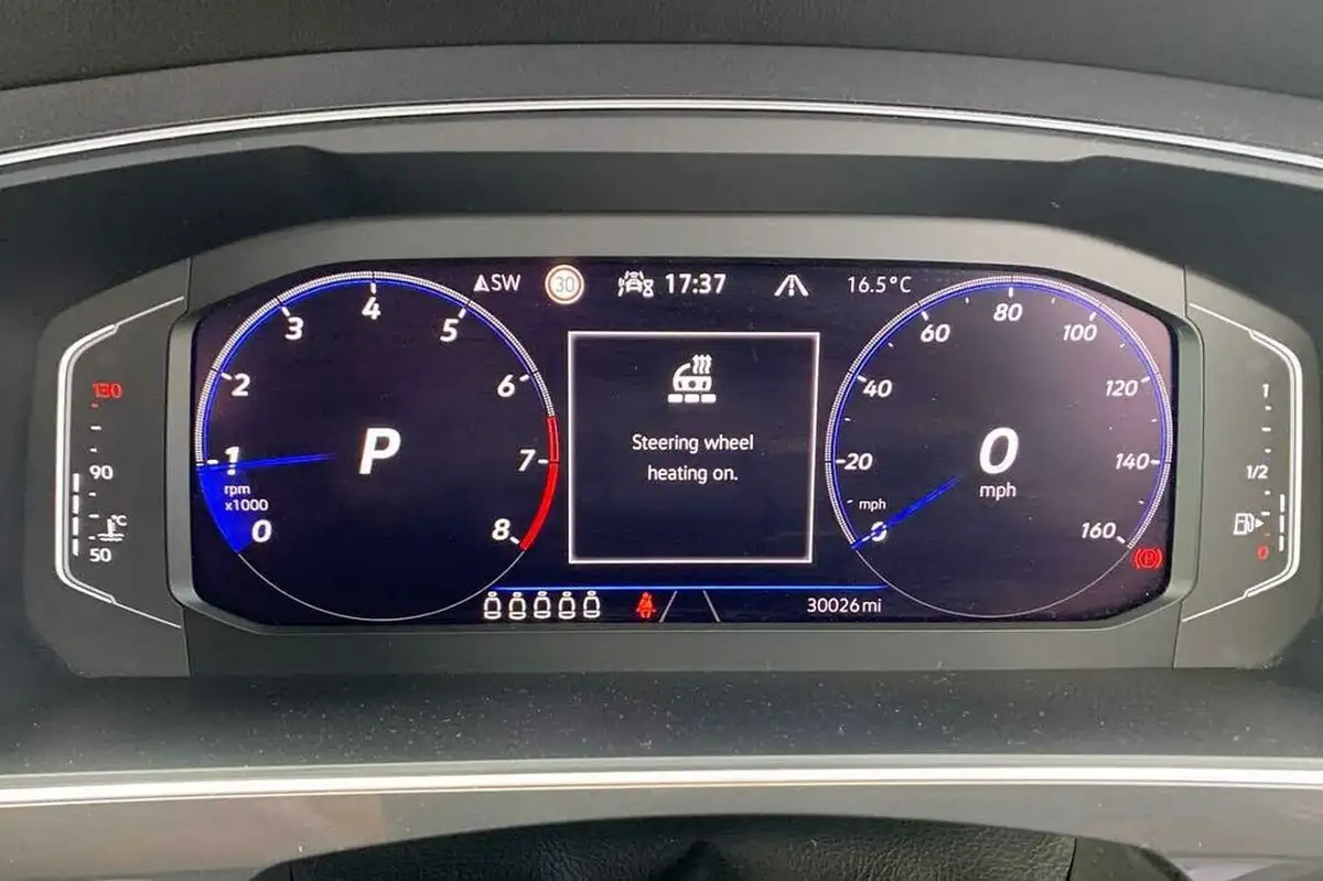 2022-volkswagen-tiguan-allspace-15-tsi-r-line-big-27