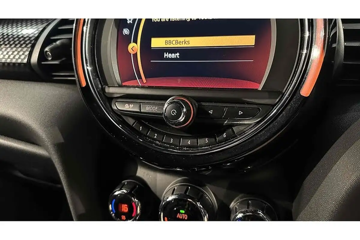 2020-mini-cooper-20-cooper-s-sport-189bhp-hatchback-5d-auto-big-36