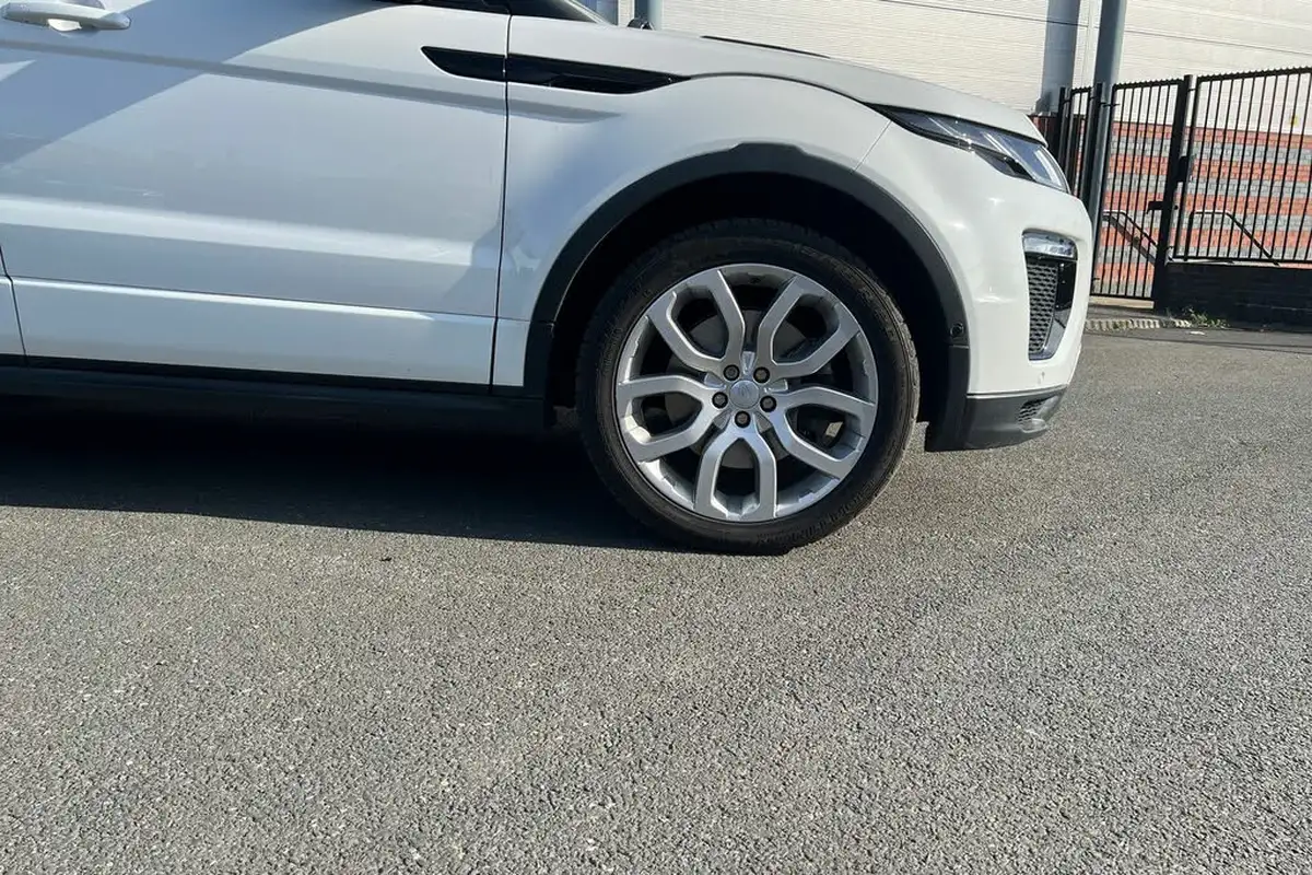 2017-land-rover-range-rover-evoque-20sd4-hse-dynamic-hatchback-5d-big-4