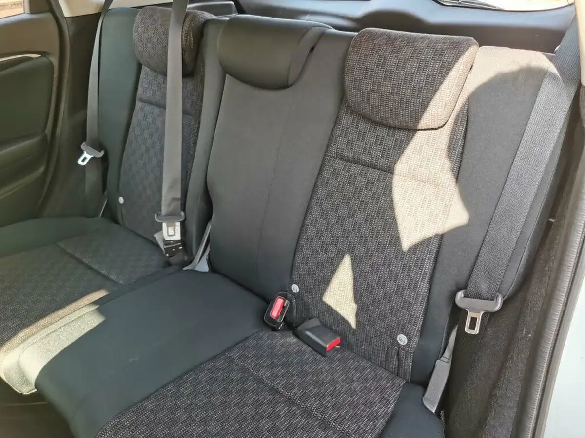 2016-honda-jazz-13-i-vtec-se-cvt-big-28