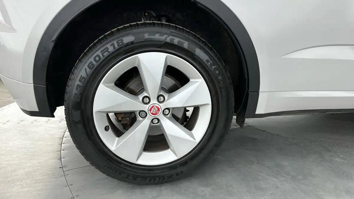 2019-jaguar-e-pace-20-i4d-r-dynamic-s-180ps-awd-auto-big-18