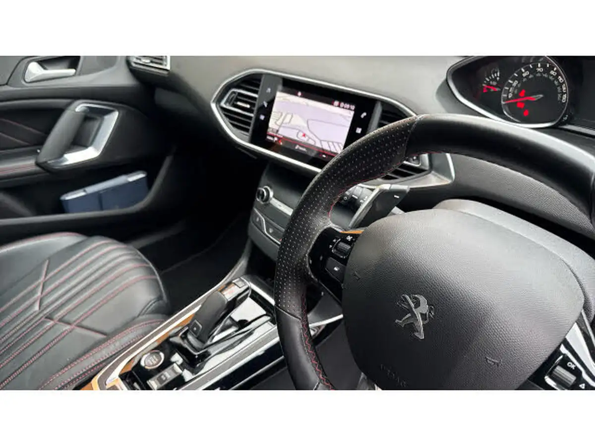 2021-peugeot-308-12-puretech-gt-premium-digital-i-cockpit-big-13