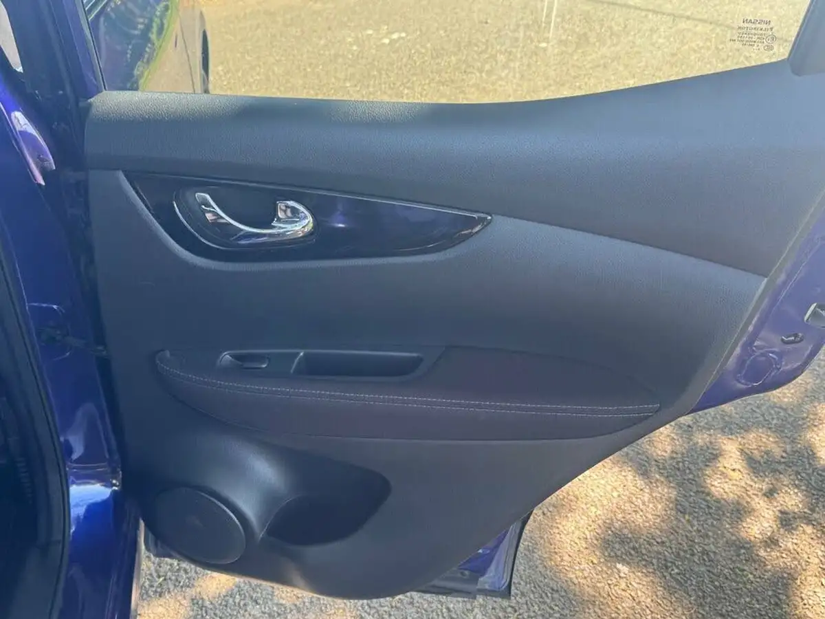 2015-nissan-qashqai-15dci-acenta-premium-big-39