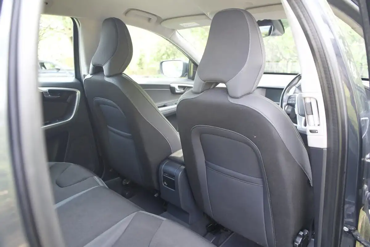 2014-volvo-xc60-24td-d4-se-181bhp-nav-geartronic-big-47