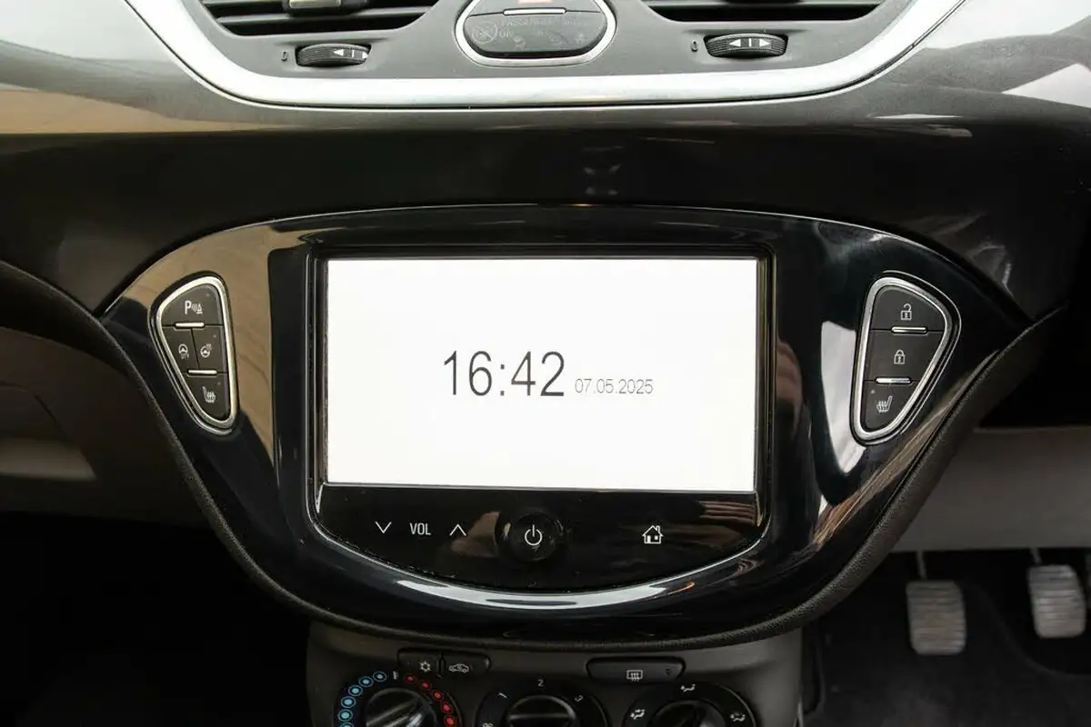 2015-vauxhall-corsa-14i-se-90ps-ecoflex-3d-1398cc-big-26