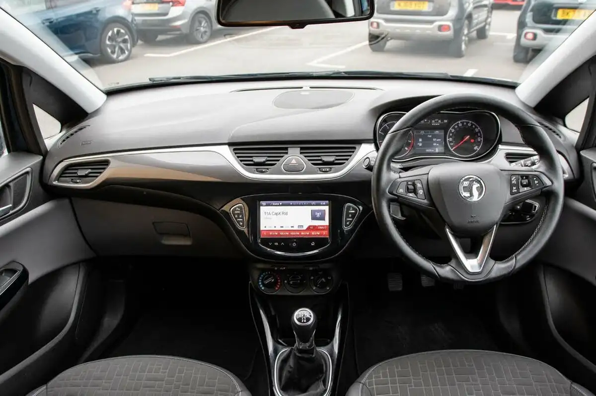 2015-vauxhall-corsa-14i-se-90ps-ecoflex-3d-1398cc-big-2