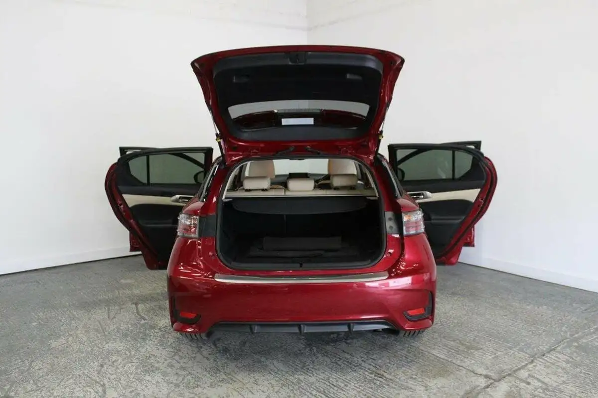 2014-lexus-ct-200h-18-premier-big-20