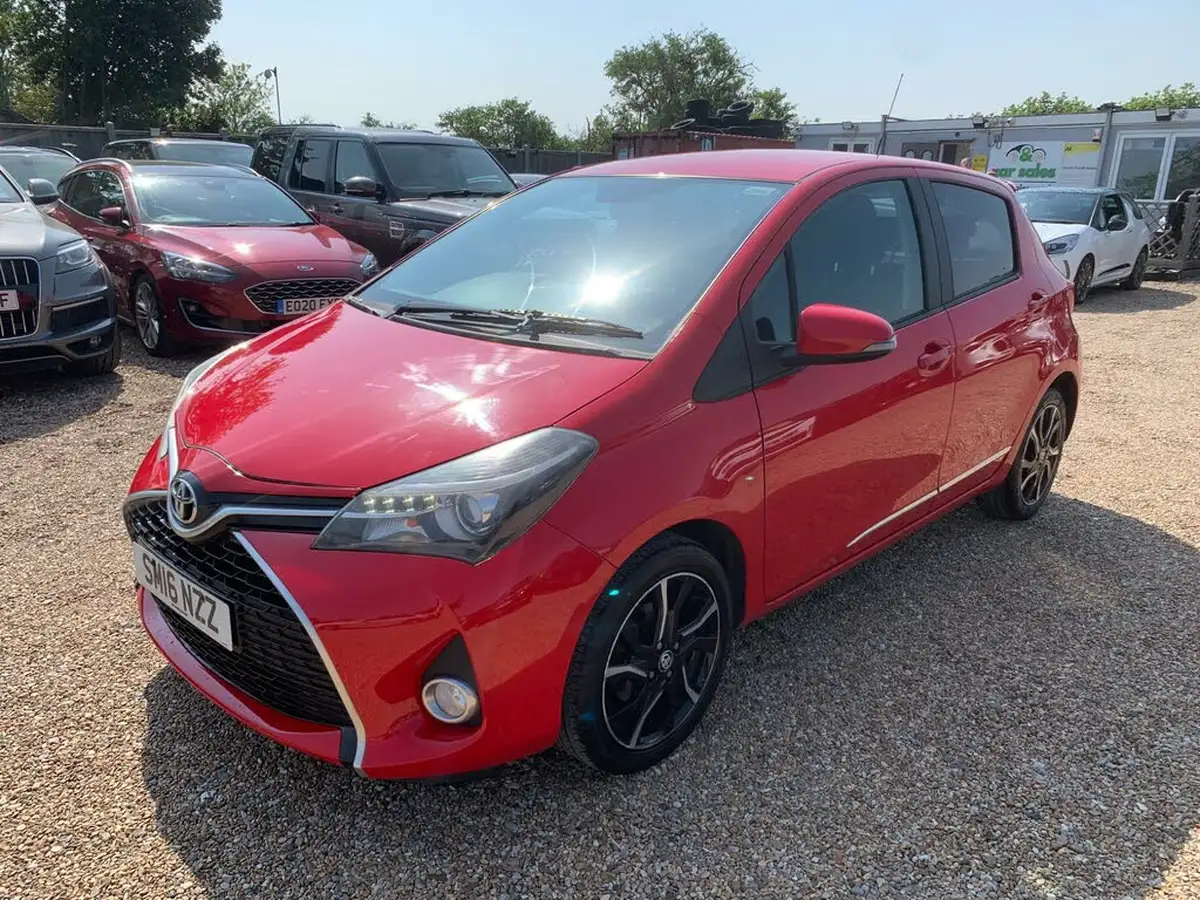 2016-toyota-yaris-133-design-big-2