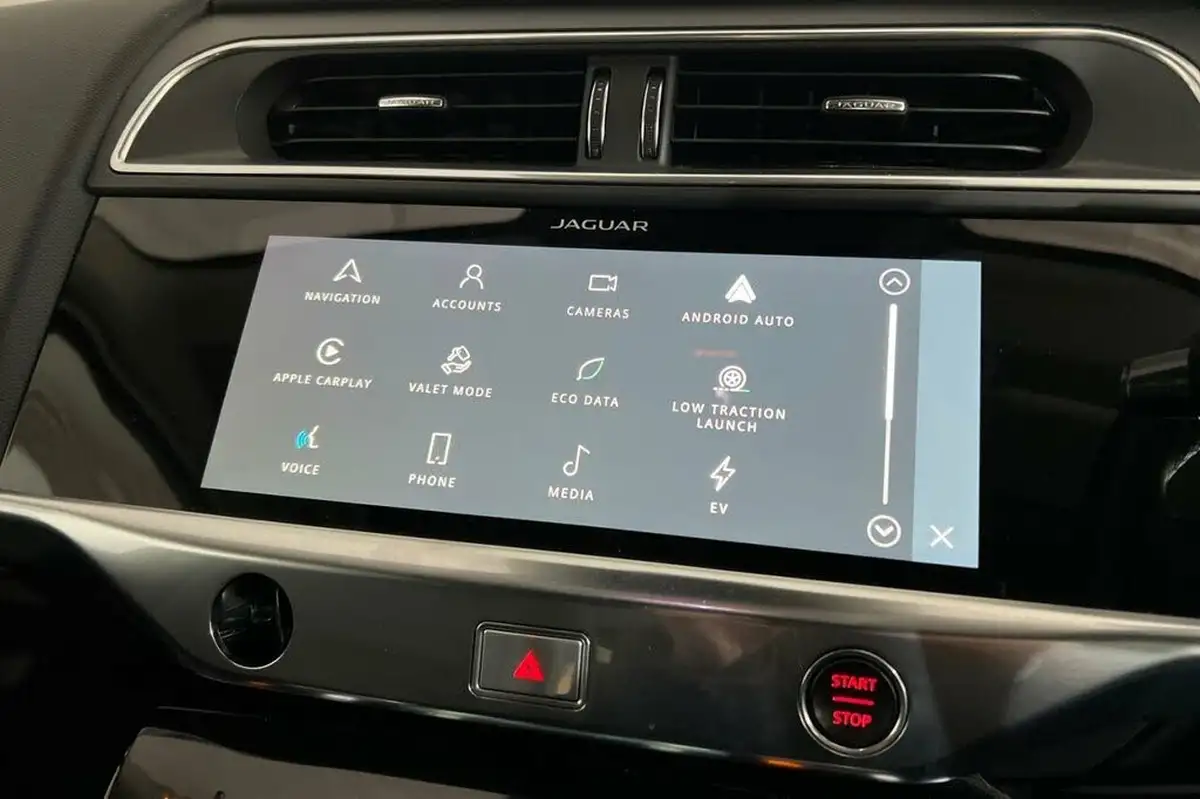 2021-jaguar-i-pace-ev400-se-big-14
