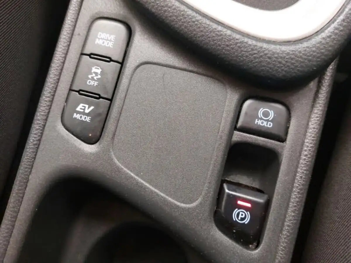 2022-toyota-yaris-15-vvt-i-design-big-11