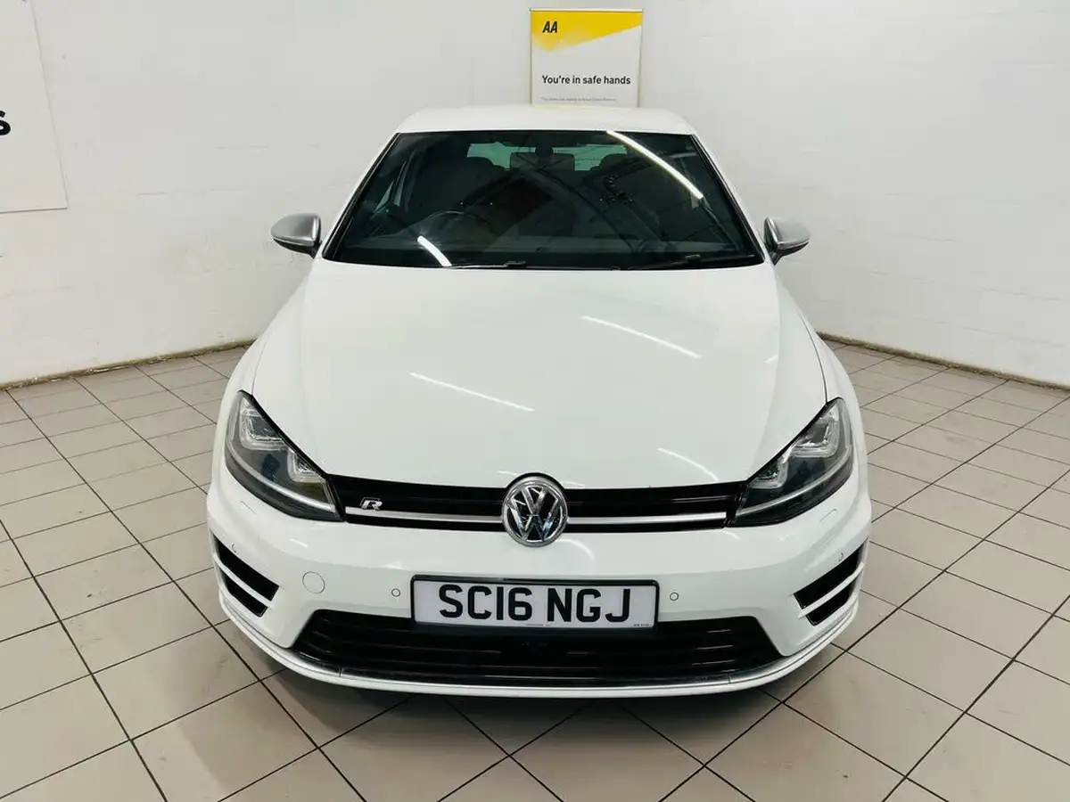 2016-volkswagen-golf-20-tsi-r-4motion-bmt-ss-hatchback-3d-dsg-big-1