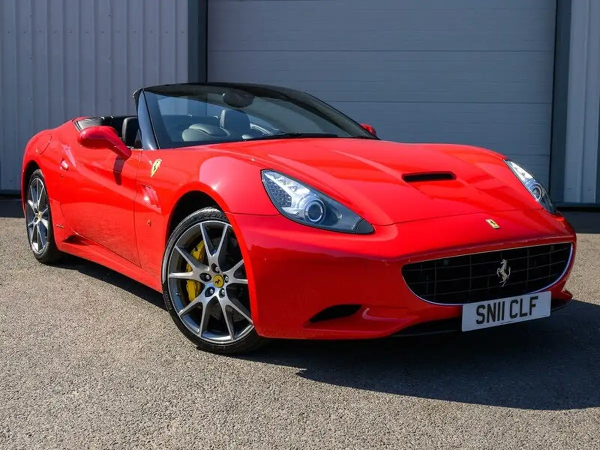 2010-ferrari-california-43-big-7