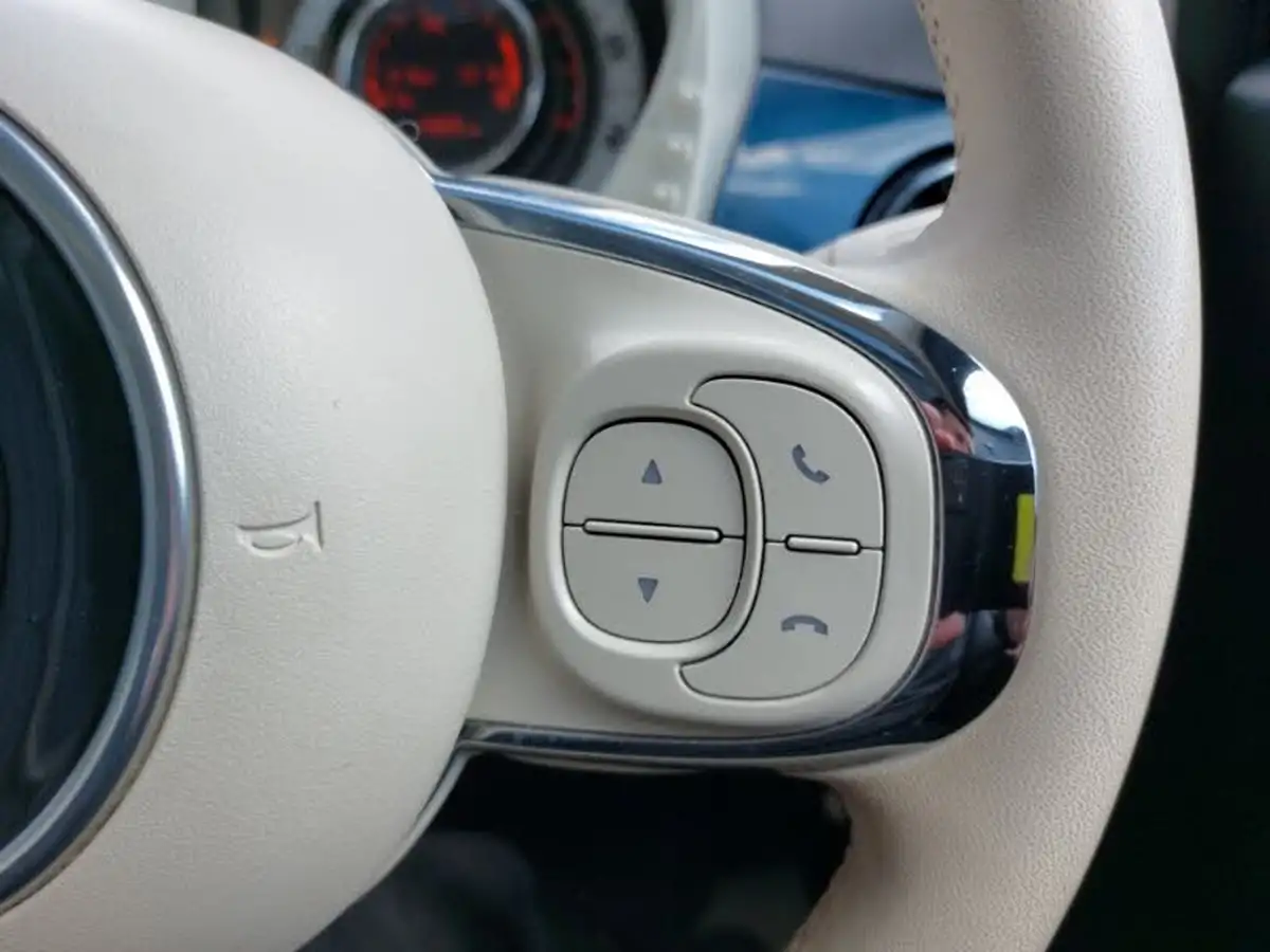 2021-fiat-500-10-lounge-big-11