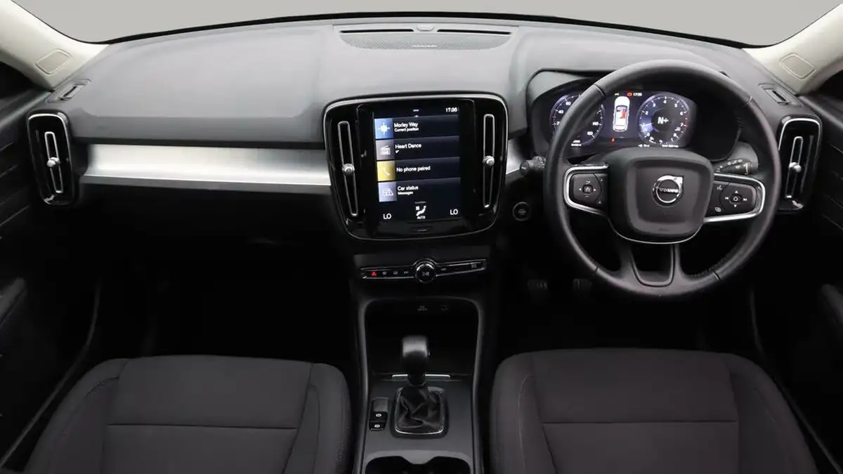 2021-volvo-xc40-15-t3-momentum-163bhp-big-12