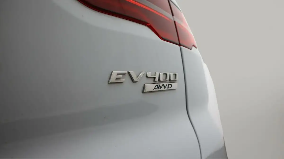 2020-jaguar-i-pace-ev400-s-big-24