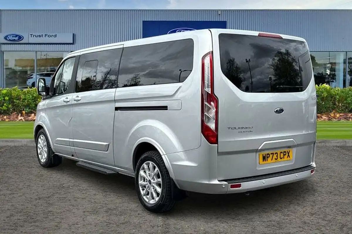 2023-ford-tourneo-custom-big-1