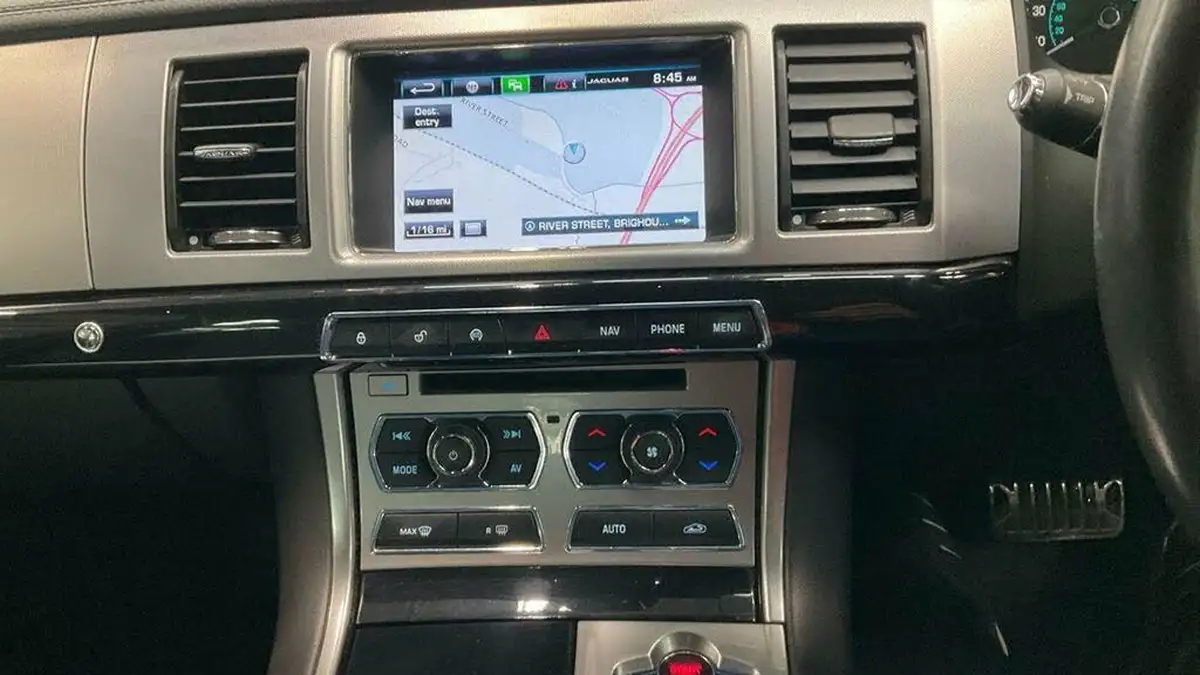 2014-jaguar-xf-22td-r-sport-163ps-saloon-4d-big-13