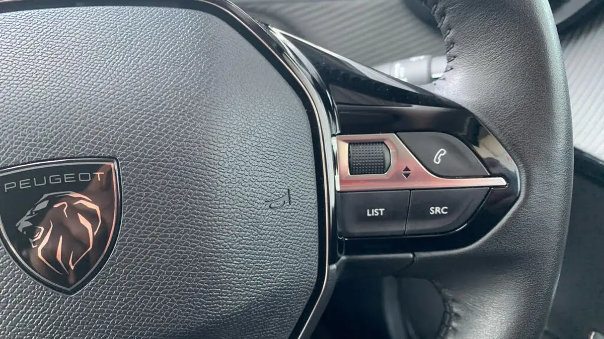 2024-peugeot-208-e-e-style-big-23