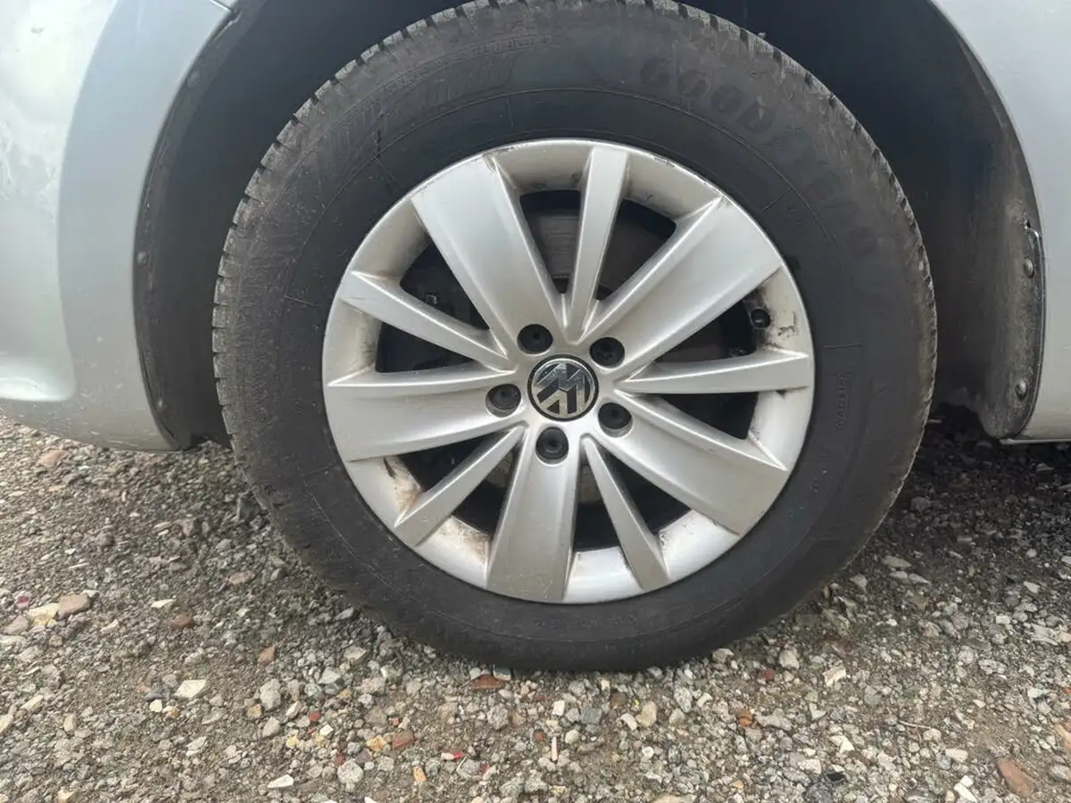 2015-volkswagen-sharan-20tdi-se-140ps-bluemotion-tech-ss-big-26