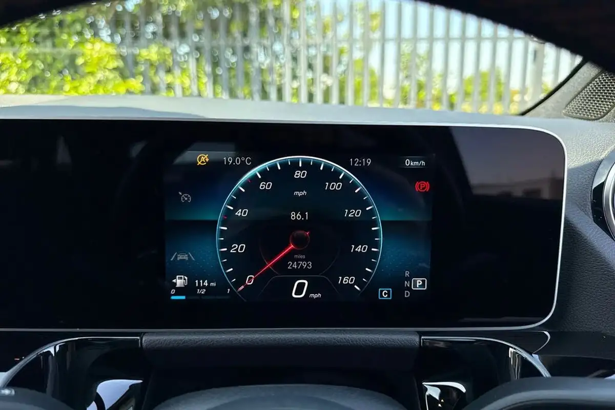 2020-mercedes-benz-b-class-20d-b200d-amg-line-executive-big-44