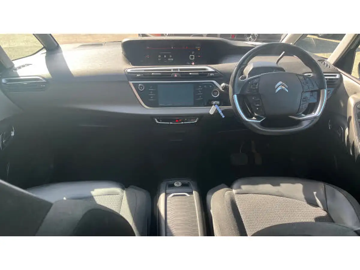 2022-citroen-grand-c4-spacetourer-12-puretech-shine-eat8-big-9