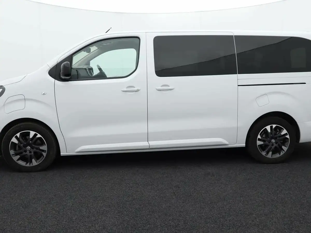 2023-vauxhall-vivaro-life-e-ultimate-l-big-4