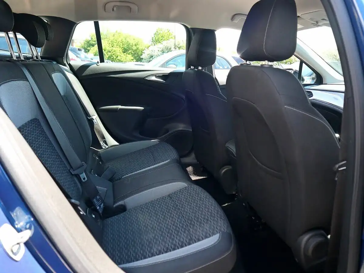 2021-vauxhall-astra-12-turbo-sri-nav-145ps-estate-big-3