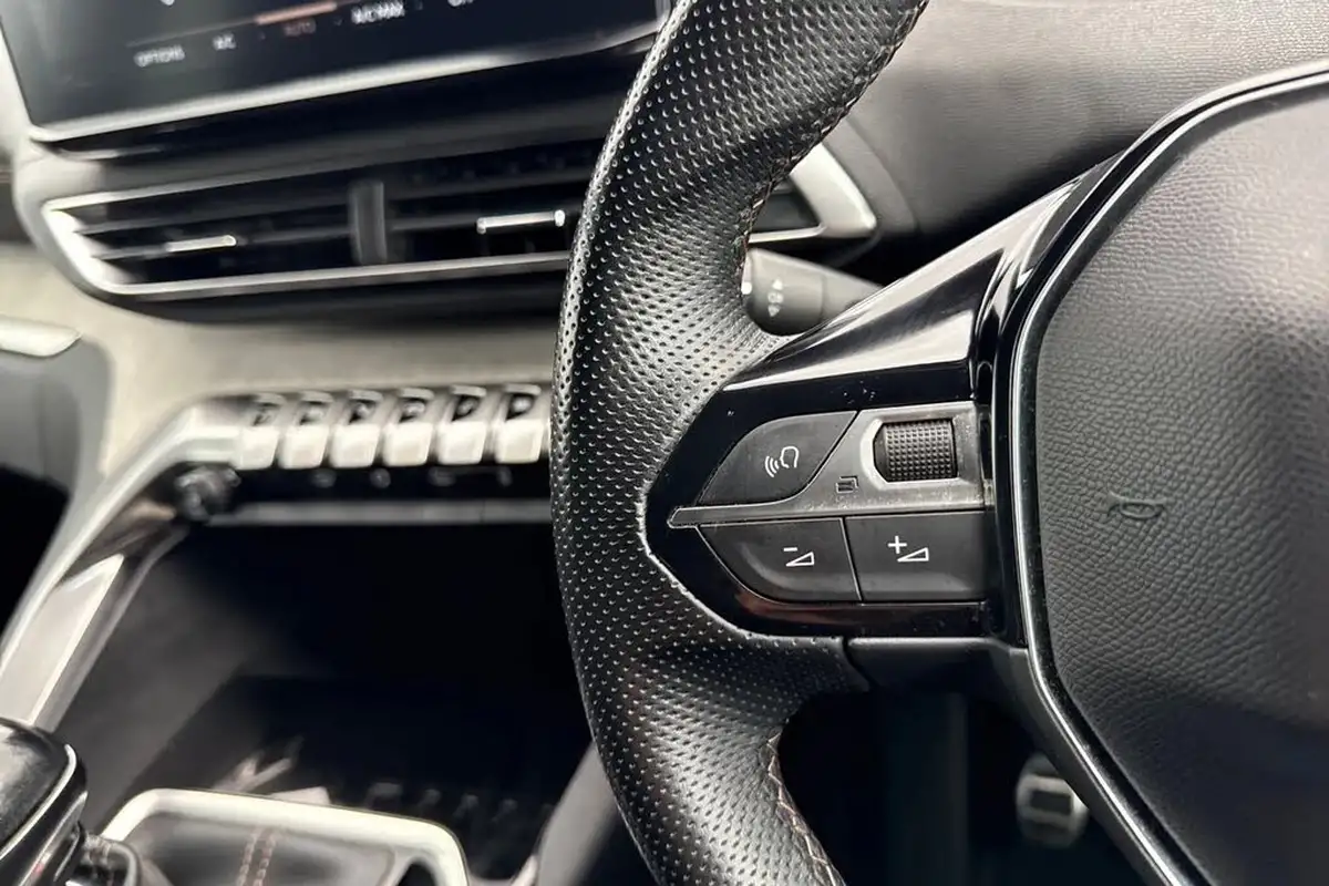 2022-peugeot-3008-suv-15-bluehdi-gt-big-24