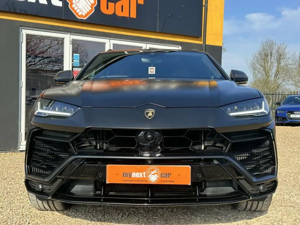 2022-lamborghini-urus-40-no-trim-big-2