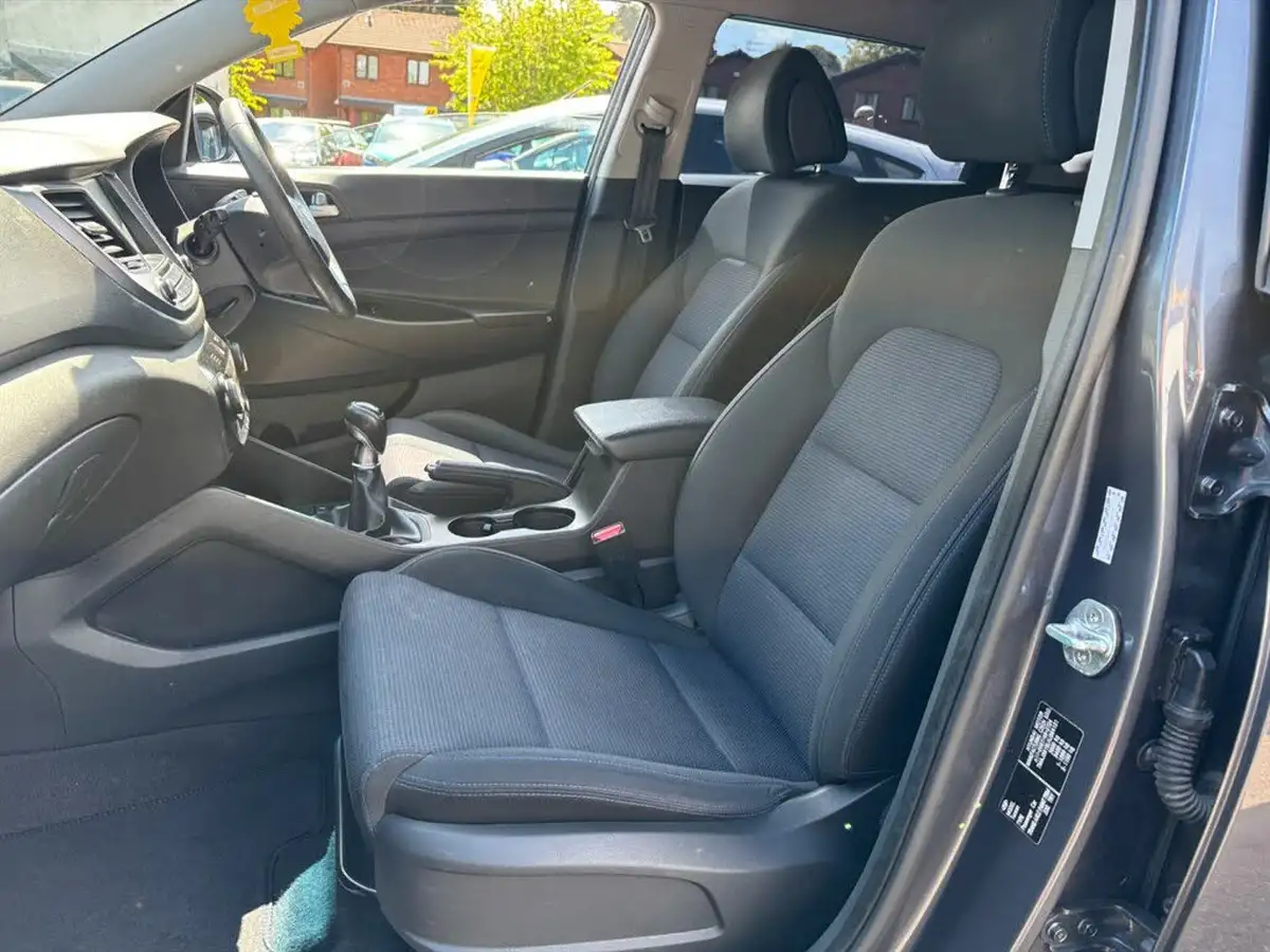 2017-hyundai-tucson-17crdi-blue-drive-se-nav-116ps-big-21