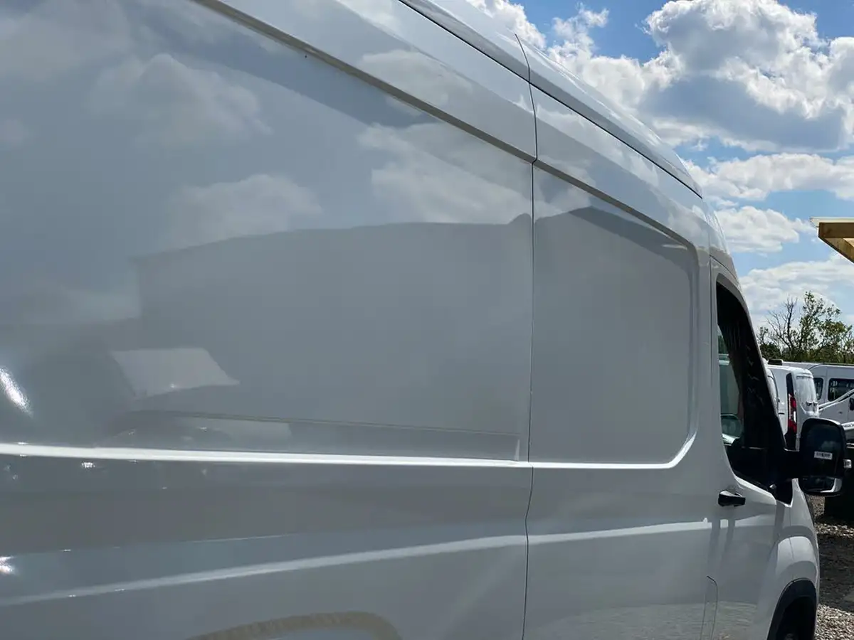 2023-maxus-deliver-9-big-36