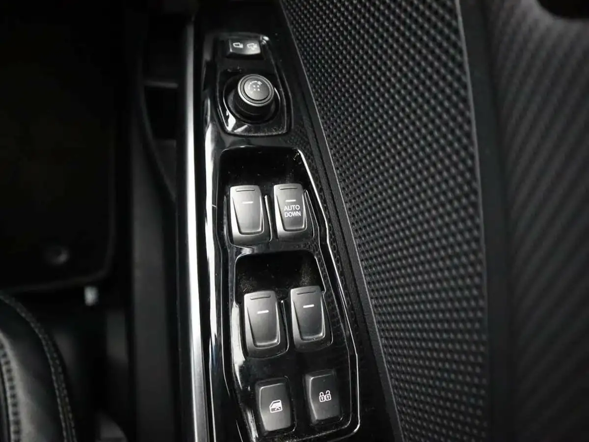 2022-kgm-ssangyong-tivoli-15-ultimate-auto-big-34