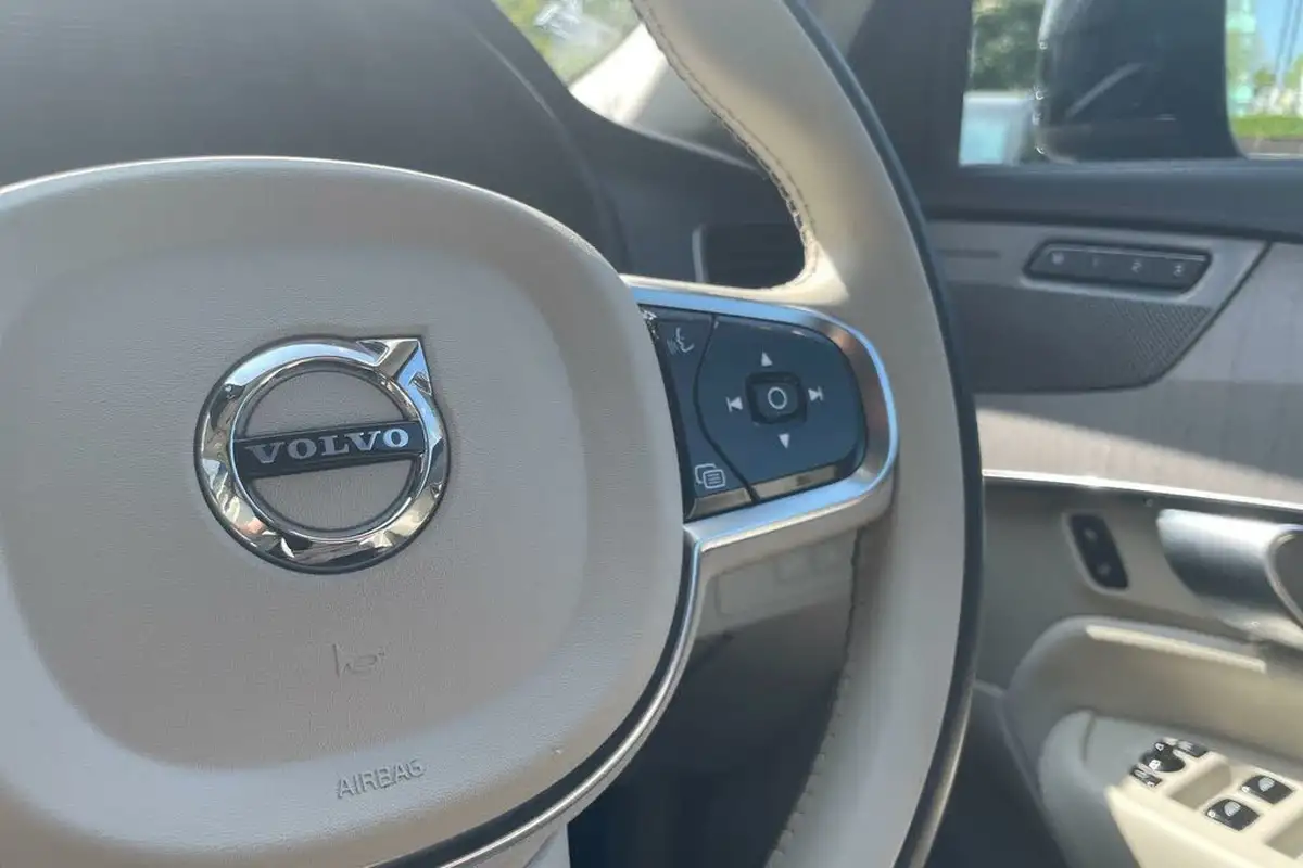 2024-volvo-xc90-20-t8-plus-big-38