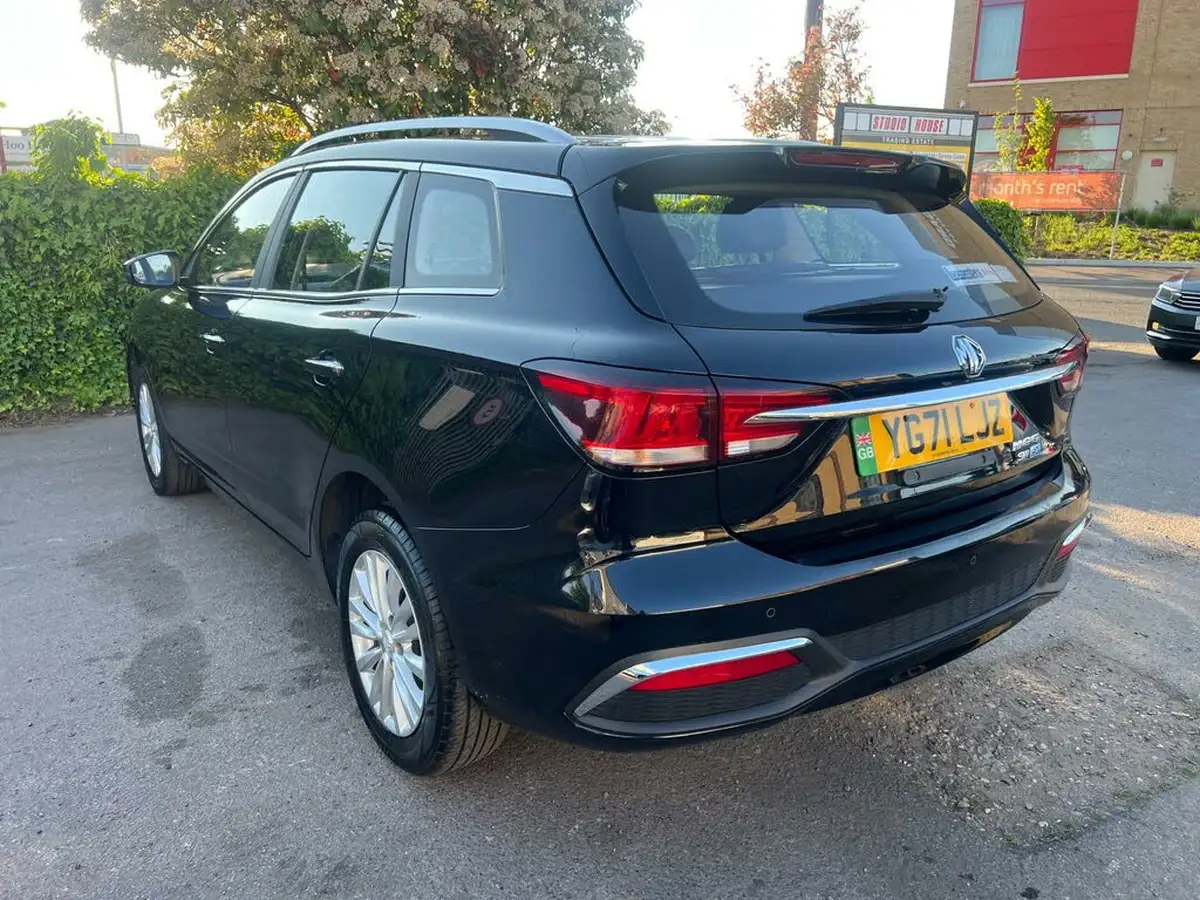 2021-mg-mg5-e-exclusive-ev-long-range-big-3