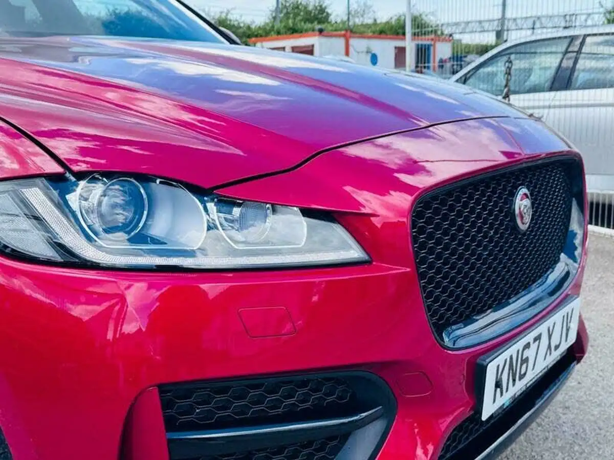 2017-jaguar-f-pace-20-i4d-r-sport-180ps-awd-ss-auto-big-43