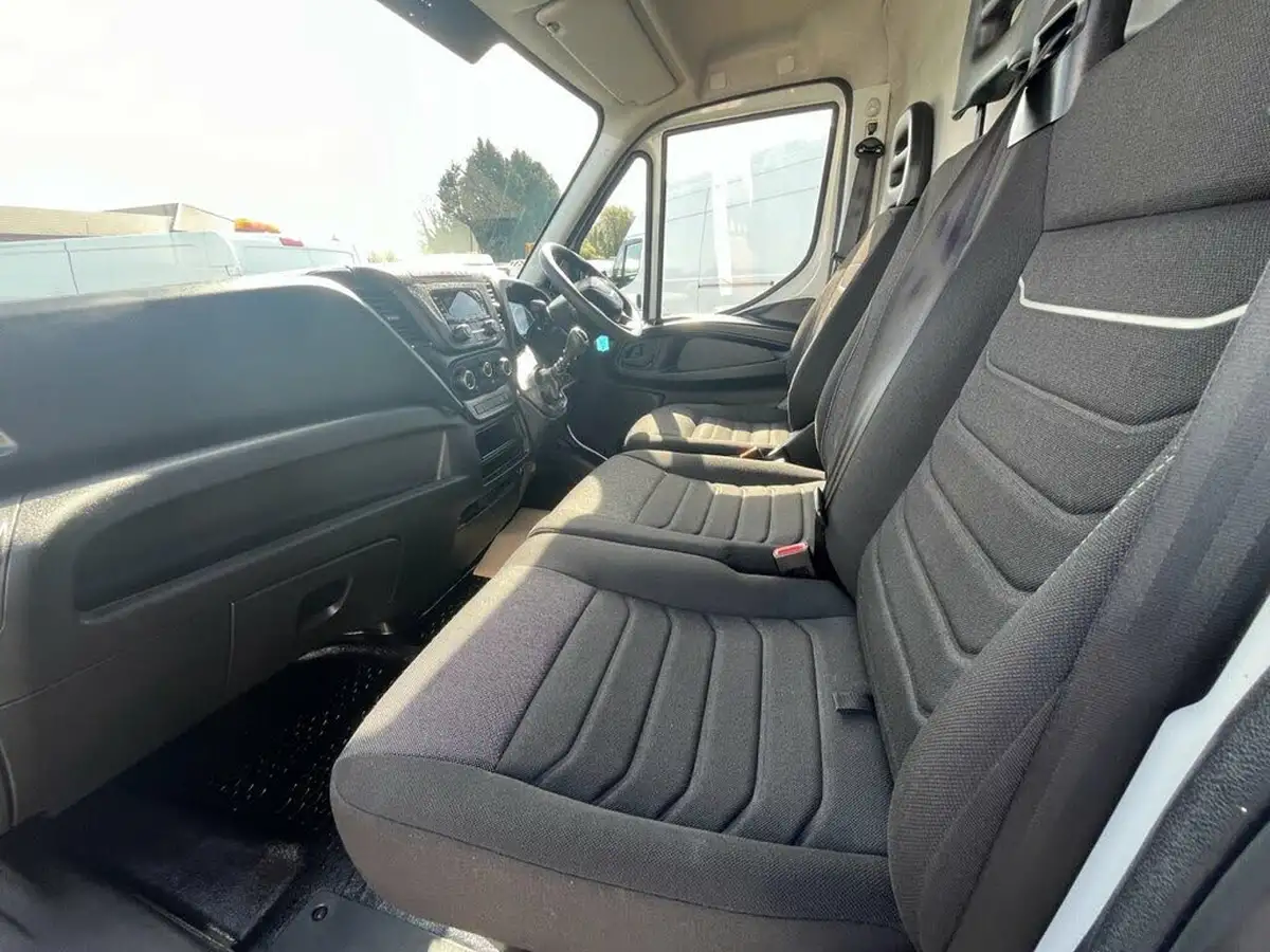 2023-iveco-daily-s-class-23td-35s14v-business-3520mm-h2-136pseu6dt-big-11