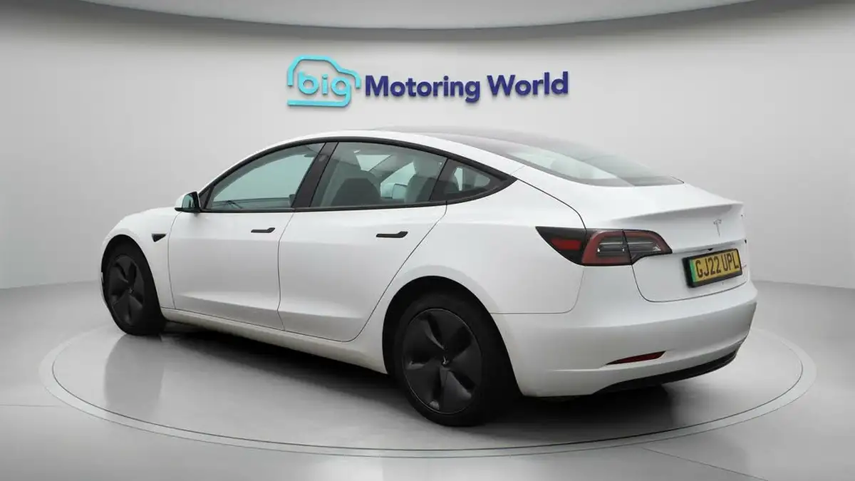 2022-tesla-model-3-e-long-range-big-5