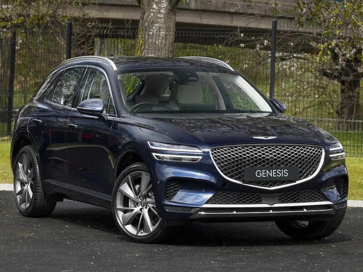 2025-genesis-gv70-big-0