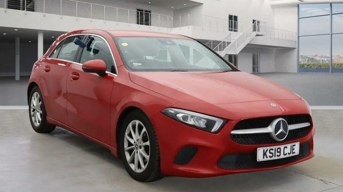 2019-mercedes-benz-a-class-15d-a180d-sport-hatchback-5d-7g-dct-big-0