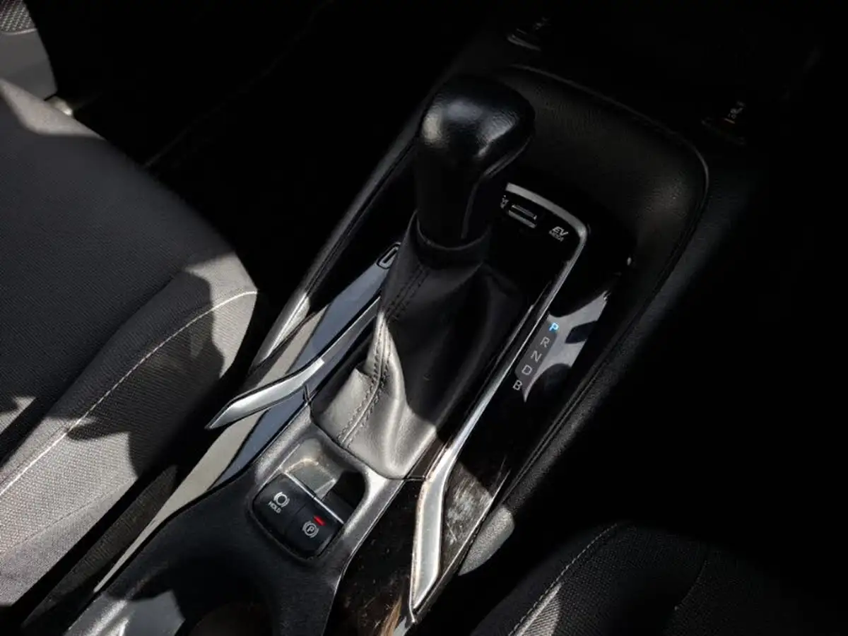 2022-toyota-corolla-18-vvt-i-icon-120bhp-trk-hatchback-5d-big-14
