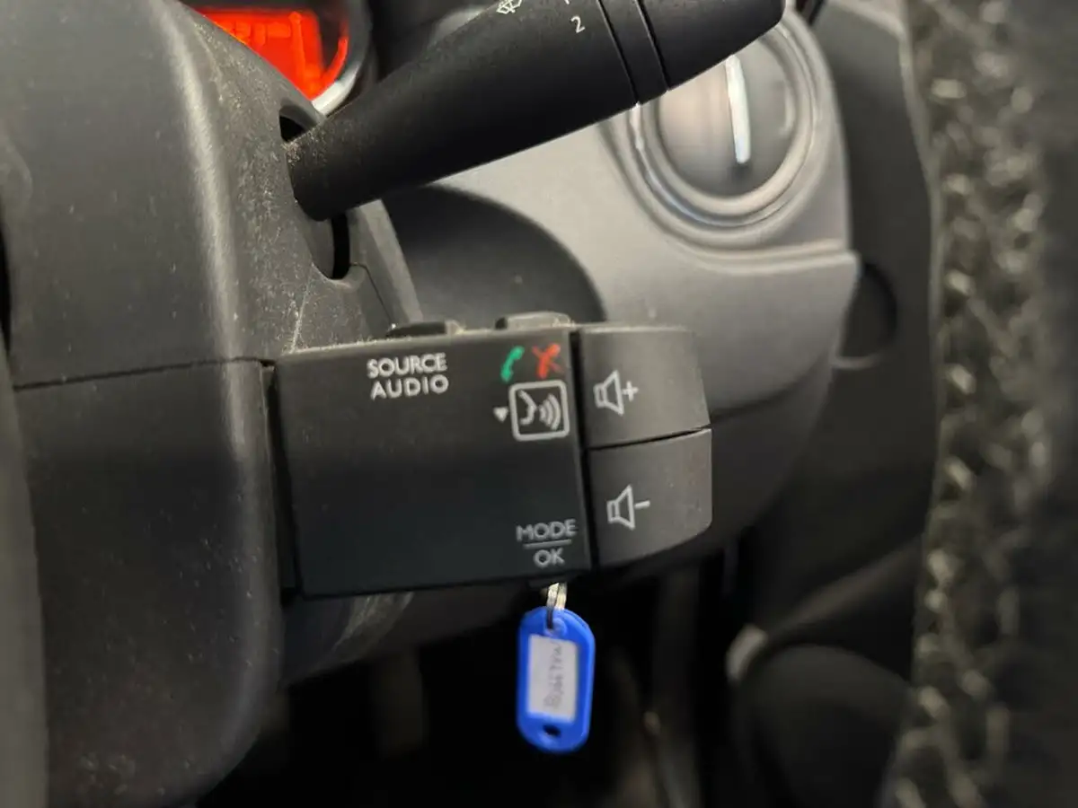 2016-dacia-duster-15dci-laureate-110bhp-ss-station-wagon-5d-big-16