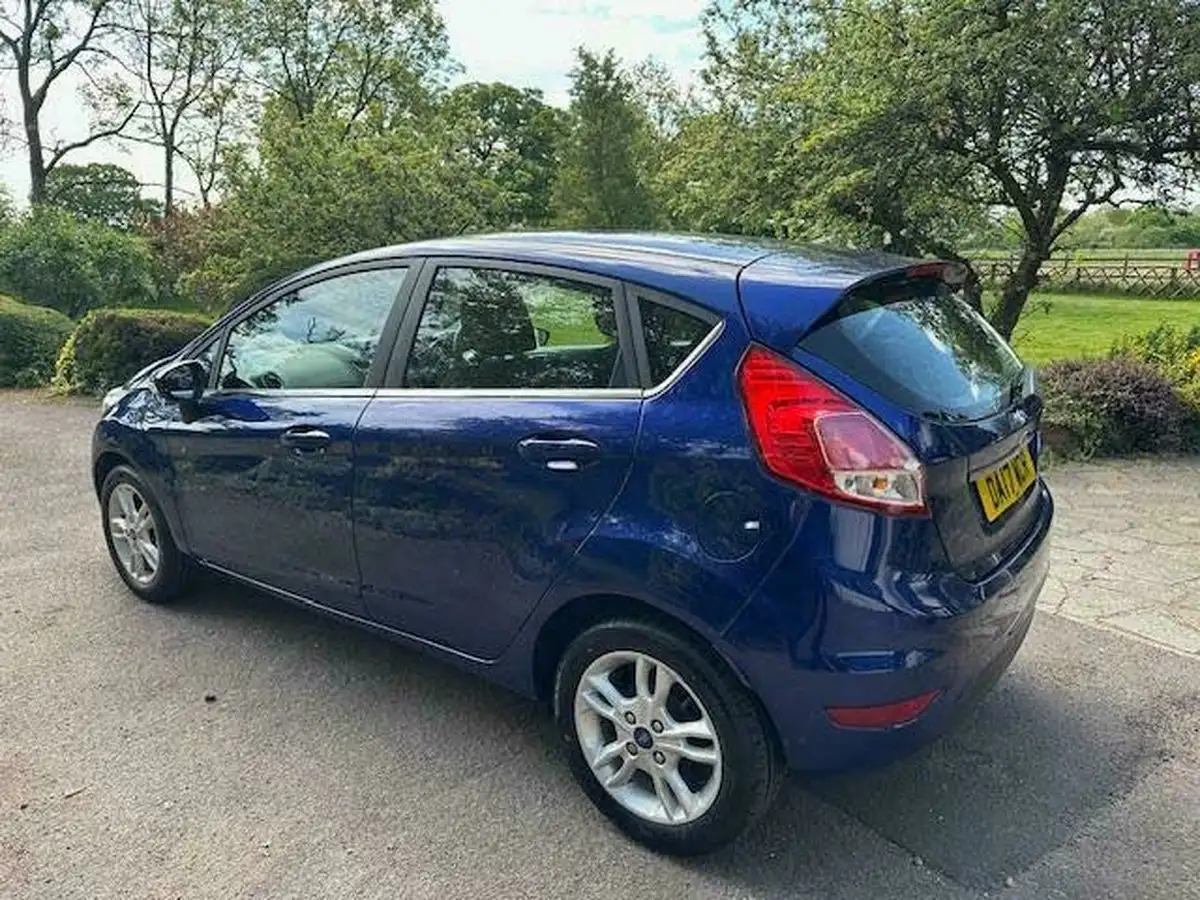 2017-ford-fiesta-125-zetec-5d-big-9
