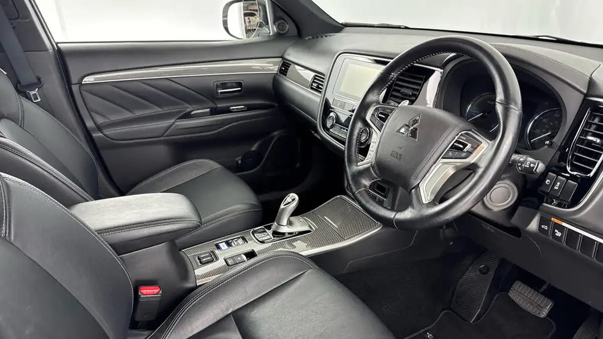 2019-mitsubishi-outlander-24-4h-phev-big-9